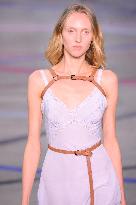 PFW - Shiatzy Chen Runway