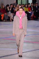 PFW - Shiatzy Chen Runway