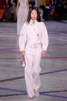 PFW - Shiatzy Chen Runway