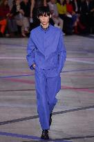 PFW - Shiatzy Chen Runway