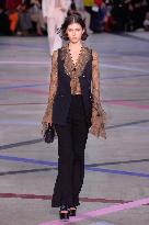 PFW - Shiatzy Chen Runway