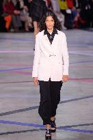 PFW - Shiatzy Chen Runway