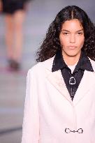 PFW - Shiatzy Chen Runway