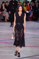 PFW - Shiatzy Chen Runway