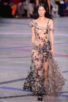 PFW - Shiatzy Chen Runway