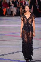 PFW - Shiatzy Chen Runway