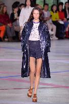 PFW - Shiatzy Chen Runway