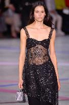 PFW - Shiatzy Chen Runway