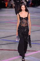 PFW - Shiatzy Chen Runway