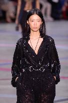 PFW - Shiatzy Chen Runway