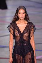 PFW - Shiatzy Chen Runway