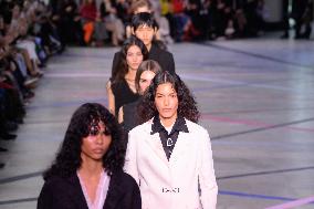 PFW - Shiatzy Chen Runway