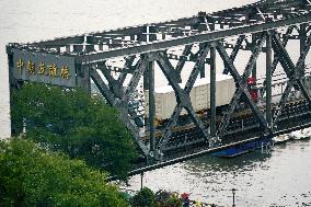 Bridge connecting China and N. Korea