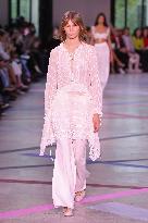 PFW - Shiatzy Chen Runway