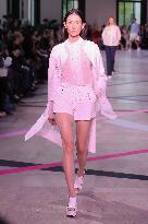 PFW - Shiatzy Chen Runway