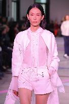 PFW - Shiatzy Chen Runway