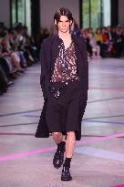 PFW - Shiatzy Chen Runway