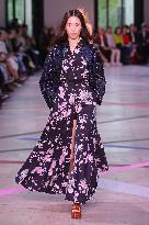 PFW - Shiatzy Chen Runway