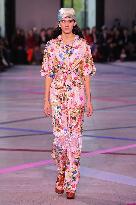 PFW - Shiatzy Chen Runway