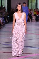 PFW - Shiatzy Chen Runway