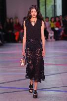 PFW - Shiatzy Chen Runway