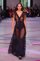 PFW - Shiatzy Chen Runway