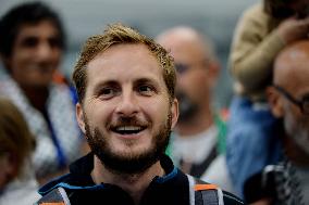 Rima Hassan and activists welcomed at Orly Airport