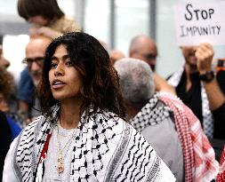 Rima Hassan and activists welcomed at Orly Airport