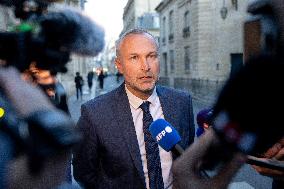 Negotiations in Matignon after Prime Ministers Resignation - Paris AJ