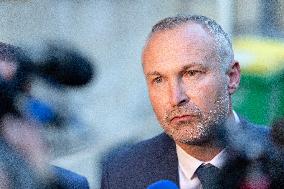 Negotiations in Matignon after Prime Ministers Resignation - Paris AJ