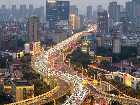 Returning Vehicles Moving Slowly in Nanjing