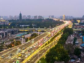 Returning Vehicles Moving Slowly in Nanjing