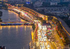 Returning Vehicles Moving Slowly in Nanjing