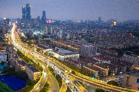 Returning Vehicles Moving Slowly in Nanjing