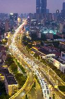 Returning Vehicles Moving Slowly in Nanjing