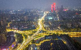 Returning Vehicles Moving Slowly in Nanjing