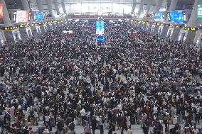 Return Travel Rush of Railway