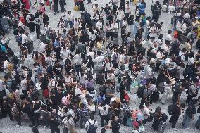 Return Travel Rush of Railway