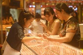 The Spot Price of Gold Reached Record high