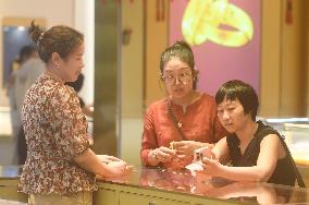 The Spot Price of Gold Reached Record high