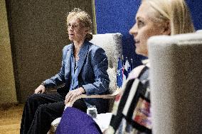 Ulkoministeri Elina Valtonen tapaa Islannin ulkoministerin Thorgerdur Katrin Gunnarsdottirin