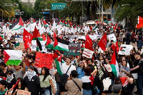 Demonstrator for a Free Palestine State - Mexico City