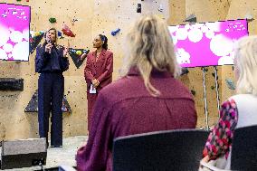 Queen Maxima Launches In Je Bol - Utrecht
