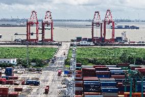 WTO Lowers Global Goods Trade Growth Forecast for 2026