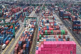 WTO Lowers Global Goods Trade Growth Forecast for 2026