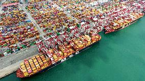 WTO Lowers Global Goods Trade Growth Forecast for 2026