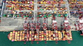 WTO Lowers Global Goods Trade Growth Forecast for 2026