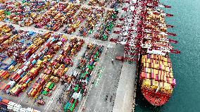 WTO Lowers Global Goods Trade Growth Forecast for 2026