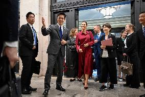 CROWN PRINCESS IN OSAKA