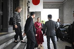 CROWN PRINCESS IN OSAKA